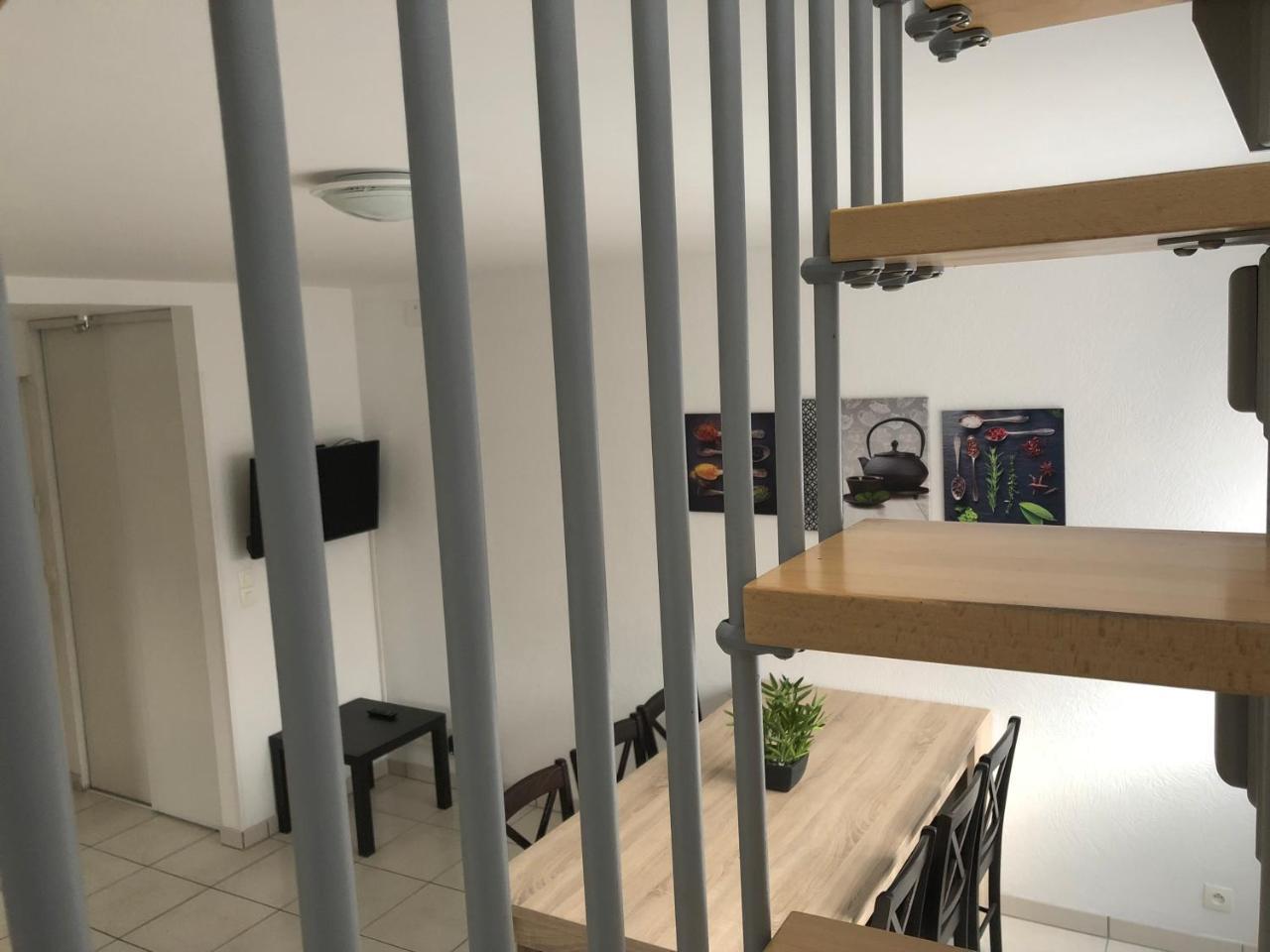 Studios Near Lycee Jean Mermoz Saint-Louis  Luaran gambar